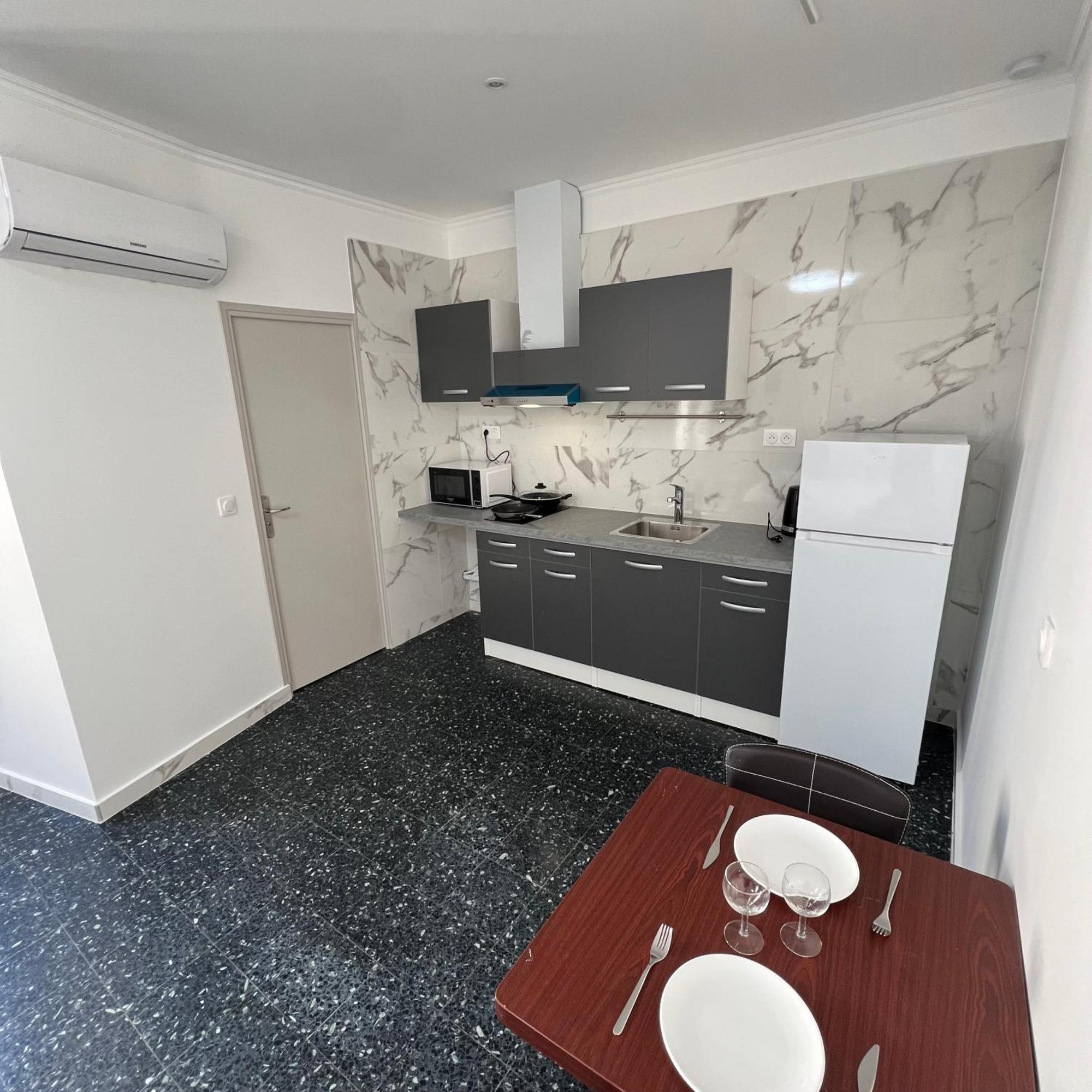 Suite St Charles, Canebiere, Vieux-Port Marseille Exterior photo